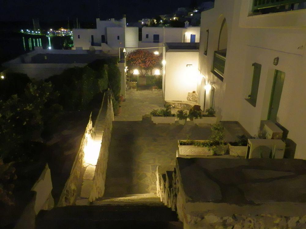 Adonis Hotel Studios & Apartments Naoussa Exterior foto